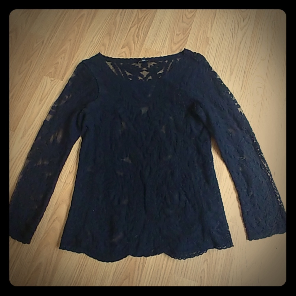 Lace black top